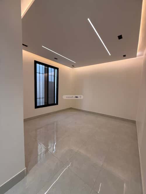 فيلا 247 متر مربع شرقية على شارع 15م الندوة، شرق الرياض، الرياض