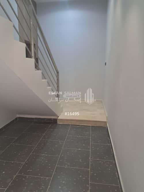 Floor 174.04 SQM with 5 Bedrooms West Al-Oraija, West Riyadh, Riyadh