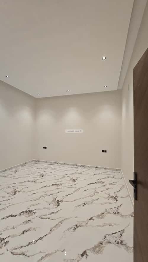 Floor with 5 Bedrooms Bader, South Riyadh, Riyadh