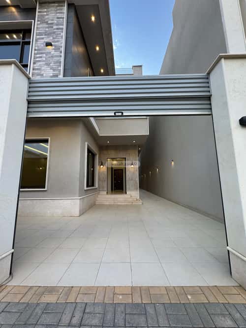 Villa 250 SQM Facing South on 25m Width Street The Honor, Khamis Mushait
