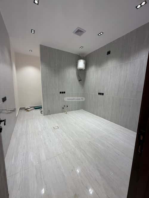 Floor with 5 Bedrooms Al- Nadwah, East Riyadh, Riyadh