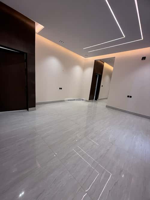 Floor with 5 Bedrooms Al- Nadwah, East Riyadh, Riyadh