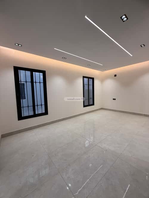 Floor with 5 Bedrooms Al- Nadwah, East Riyadh, Riyadh