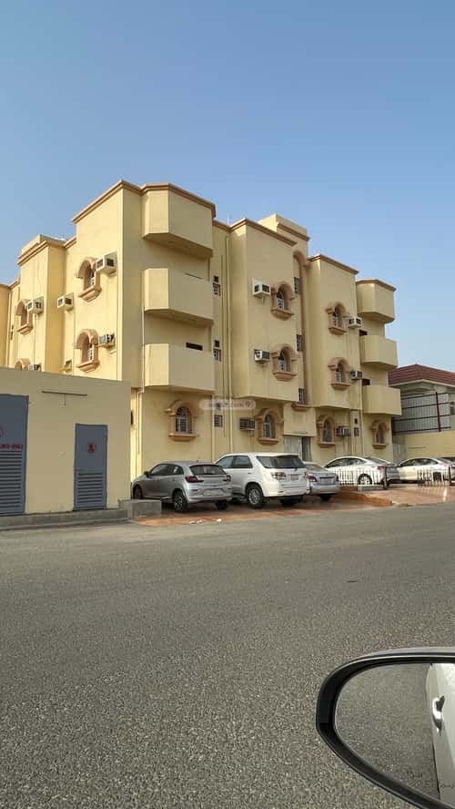 Building 1000 SQM Facing South The Beach, Jazan
