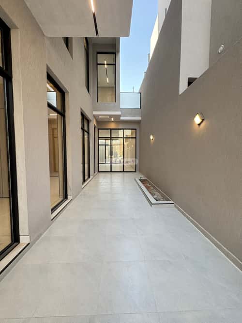 Villa 312 SQM with 1 Apartment Facing South Ar-Rimal, East Riyadh, Riyadh