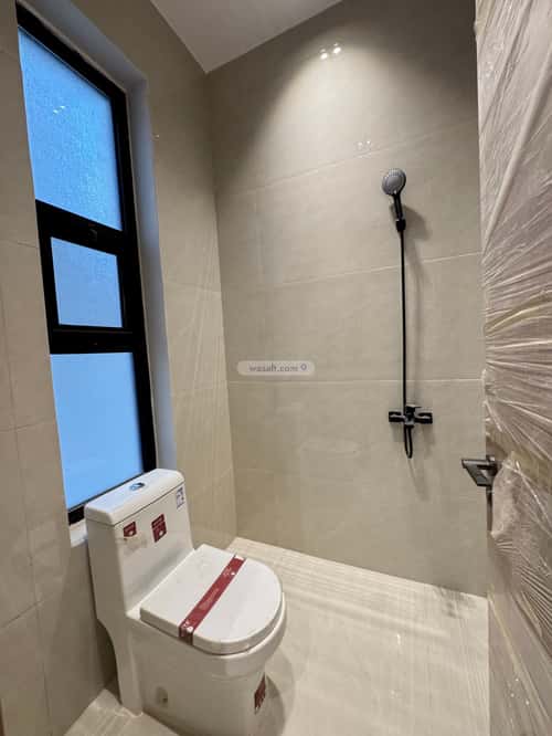 فيلا 312 متر مربع مع شقة واجهة جنوبية المعيزيلة، شرق الرياض، الرياض