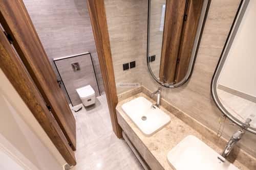 فيلا 210 متر مربع شرقية على شارع 15م العارض، شمال الرياض، الرياض