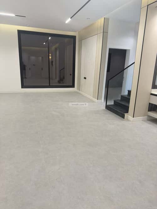 5 bedroom villa in Al Janadriyah