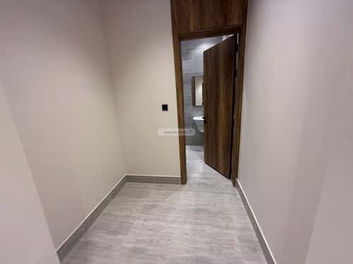 فيلا 210 متر مربع شرقية على شارع 15م العارض، شمال الرياض، الرياض