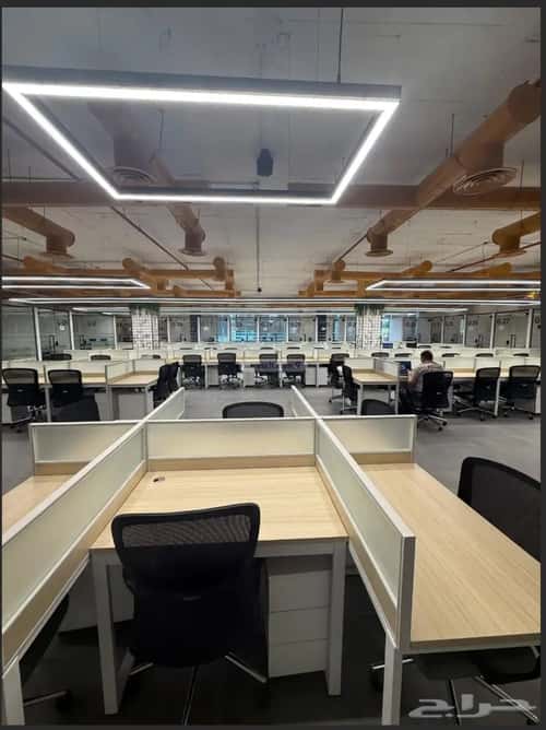 مكتب 884 م² في العارض