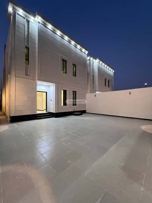 فيلا 314.98 متر مربع شرقية على شارع 30م السليمانية، الطائف