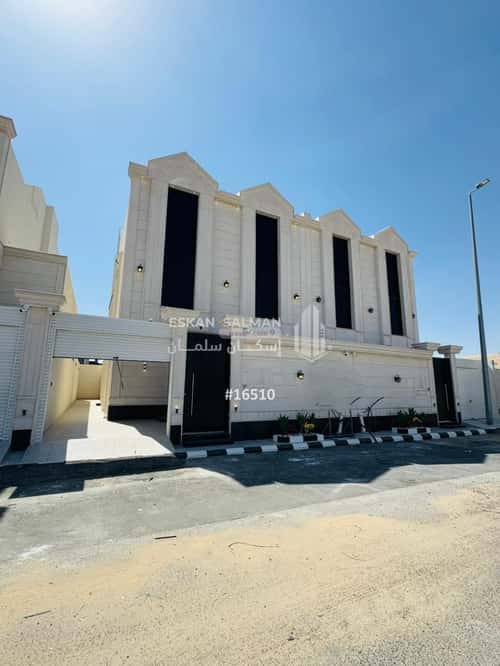 فيلا 291.21 متر مربع شمالية على شارع 12م ريحه، الطائف