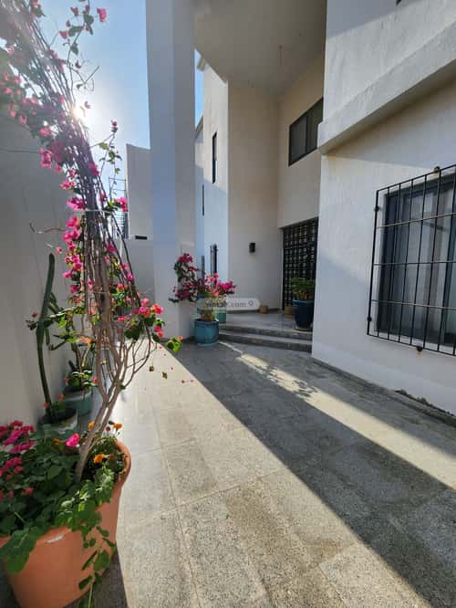 Villa 575 SQM with 6 Apartments Facing South Obhur Al Shamalyyah, North Jeddah, Jeddah