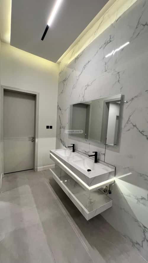 Villa 420.31 SQM Facing South on 20m Width Street Al-Mahdiyah, West Riyadh, Riyadh