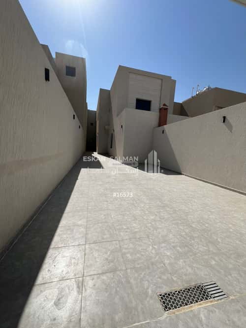 Floor 220.16 SQM with 5 Bedrooms As Salam, Eanizah