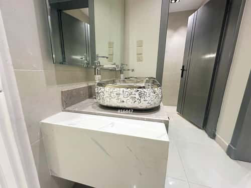 Floor 229 SQM with 6 bedrooms المعارض، خميس مشيط