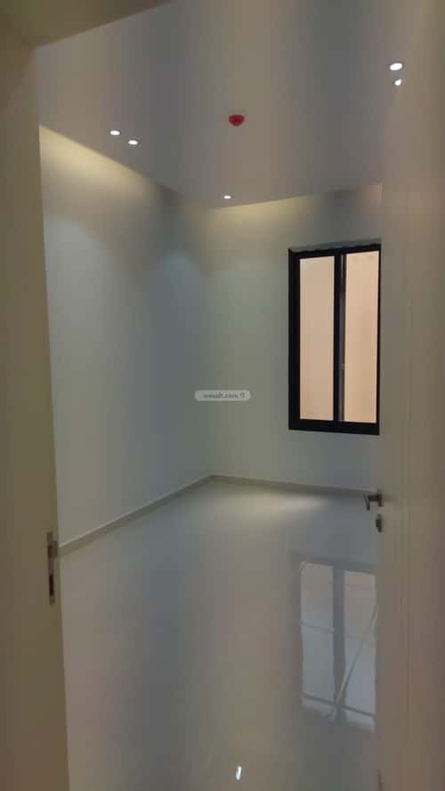 Building 870 SQM Facing South Al-Marwah, South Riyadh, Riyadh