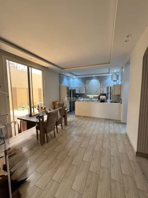 فيلا 450 متر مربع شمالية على شارع 20م العارض، شمال الرياض، الرياض