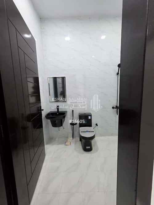 Floor 300 SQM with 5 Bedrooms Al-Janadriyah, East Riyadh, Riyadh