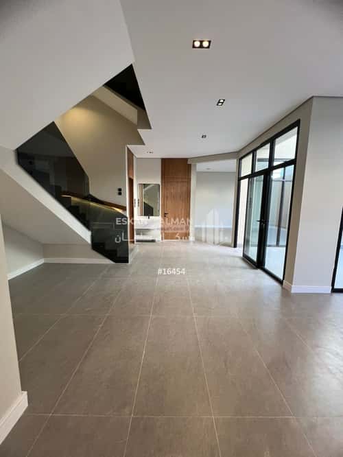 فيلا 200 متر مربع شرقية على شارع 14م الربوة، بريدة