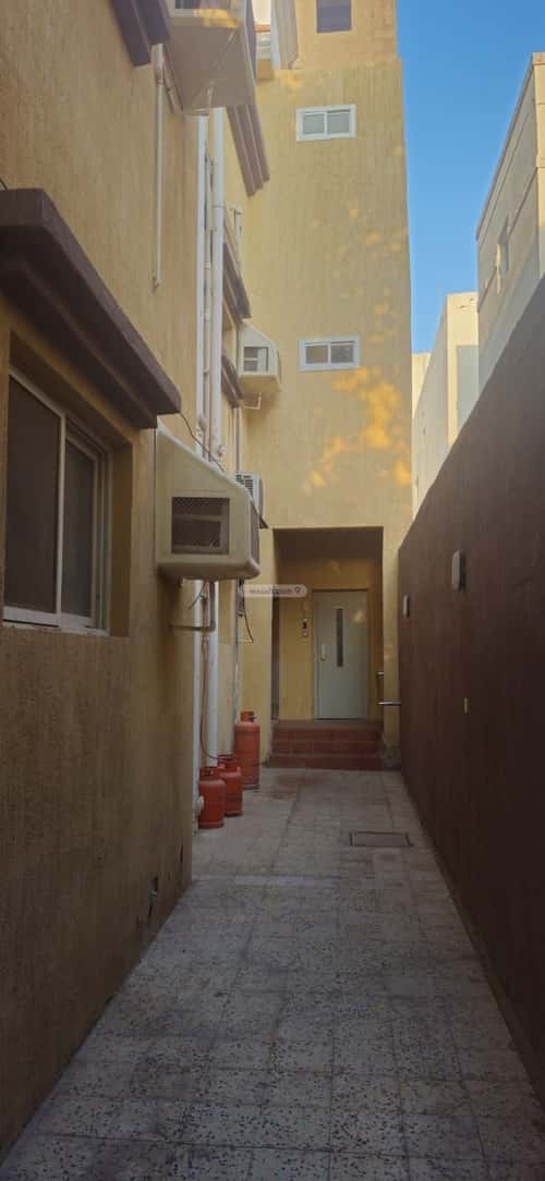 فيلا 690 متر مربع شمالية على شارع 30م البساتين، شمال جدة، جدة