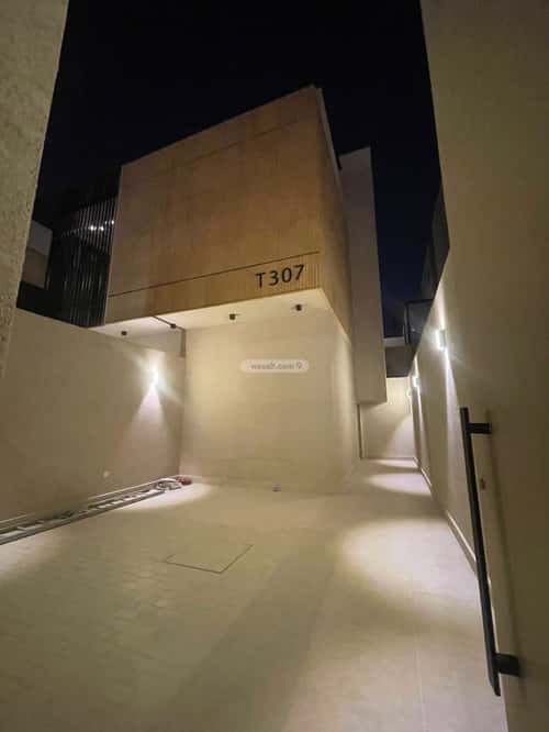 Villa 161 SQM Facing North with 3 Bedrooms Al-Malqa, North Riyadh, Riyadh