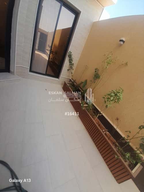 Villa 300 SQM Facing South on 18m Width Street Ar-Rimal, East Riyadh, Riyadh