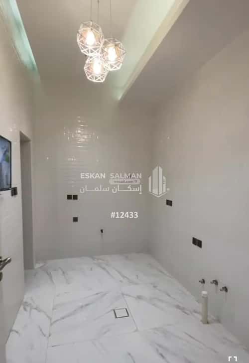 فيلا 312.5 متر مربع غربية على شارع 30م الشرف، خميس مشيط