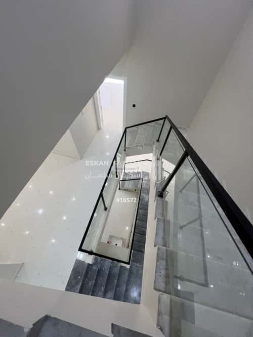 فيلا 255.02 متر مربع شمالية غربية على شارع 10م السلام، عنيزة