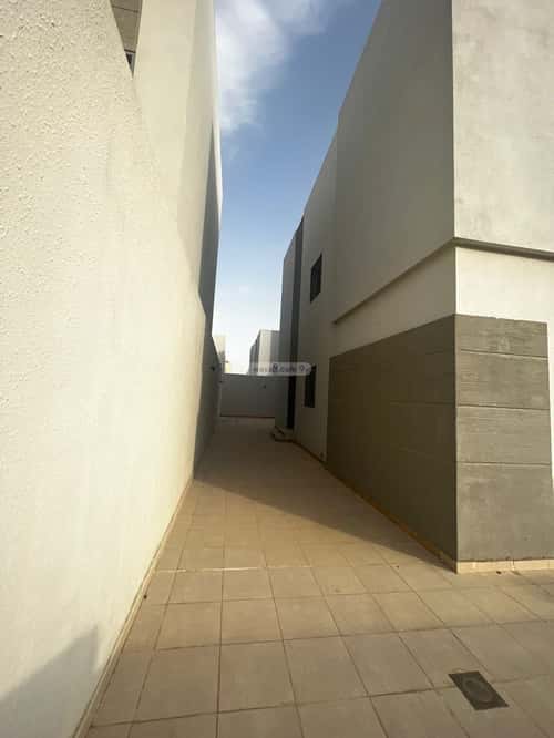 فيلا 300 متر مربع واجهة شمالية ب 4 غرف الجنادرية، شرق الرياض، الرياض