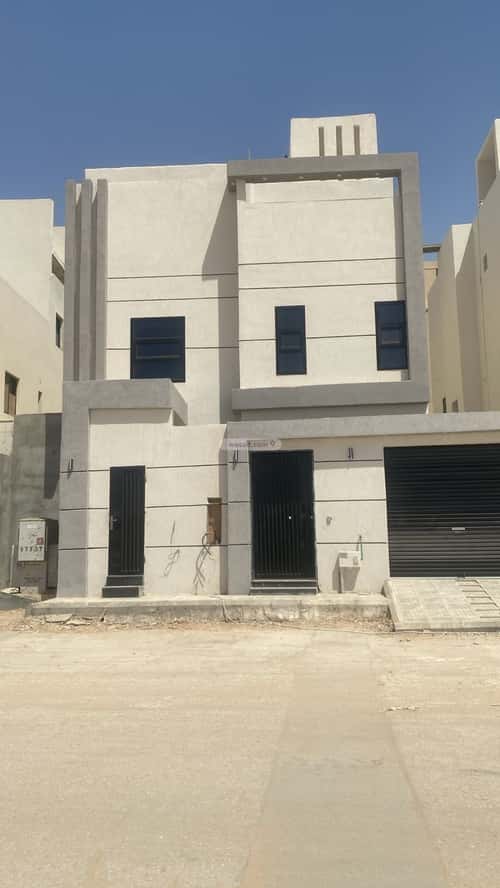 Villa 209.05 SQM Facing South on 15m Width Street Al-Janadriyah, East Riyadh, Riyadh