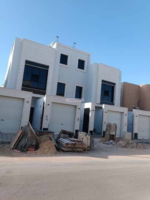 Floor 215 SQM with 4 Bedrooms Dahrat Al-Badeah, West Riyadh, Riyadh