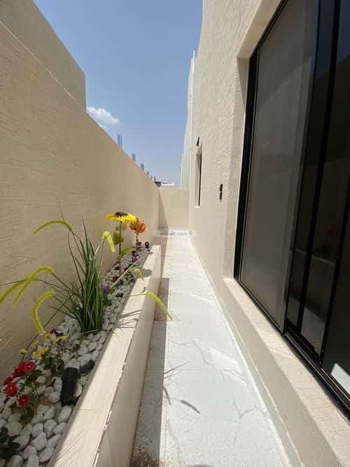 فيلا 353 متر مربع شرقية على شارع 15م الرحاب، الطائف