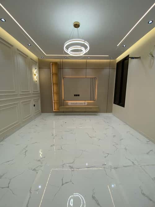 فيلا 353 متر مربع شرقية على شارع 15م الرحاب، الطائف