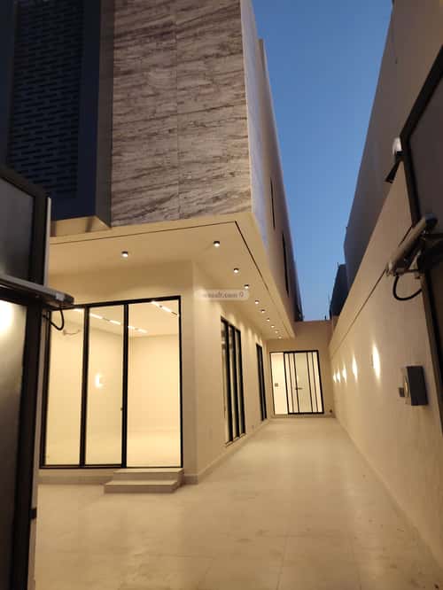 Floor 257.84 SQM with 5 Bedrooms Al-Janadriyah, East Riyadh, Riyadh