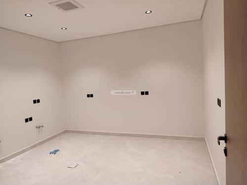 4 bedroom floor in Al Janadriyah