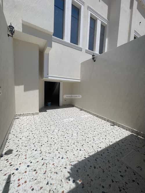 شقة ب 5 غرف طويق، المزاحمية