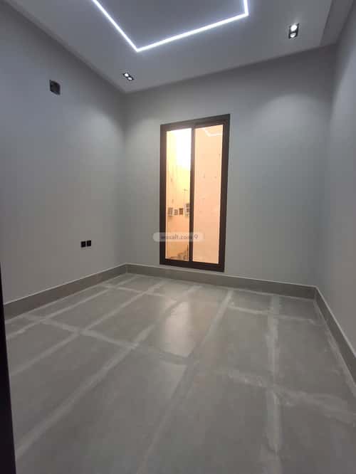 فيلا 200 متر مربع جنوبية على شارع 15م طويق، غرب الرياض، الرياض