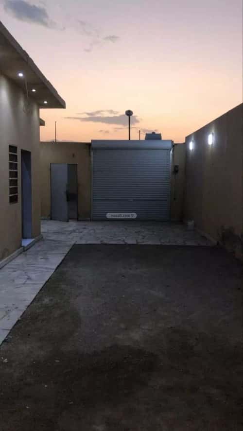 استراحة 2500 متر مربع بغرفتين الرمال، شرق الرياض، الرياض