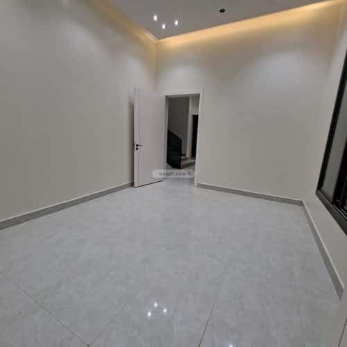4 bedroom floor in Al Rimal