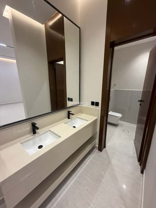 Floor 210.76 SQM with 6 Bedrooms Al Bayan, East Riyadh, Riyadh