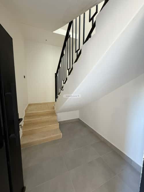 Floor with 5 Bedrooms Al-Janadriyah, East Riyadh, Riyadh