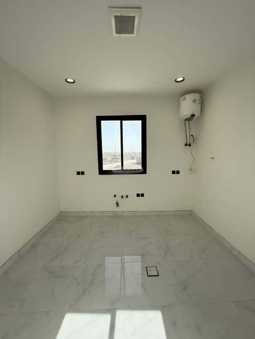 Floor with 5 Bedrooms Al-Janadriyah, East Riyadh, Riyadh