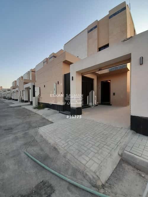 Floor 210.76 SQM with 5 Bedrooms Al Bayan, East Riyadh, Riyadh