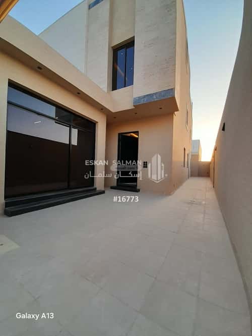 Floor 210.76 SQM with 5 Bedrooms Al Bayan, East Riyadh, Riyadh
