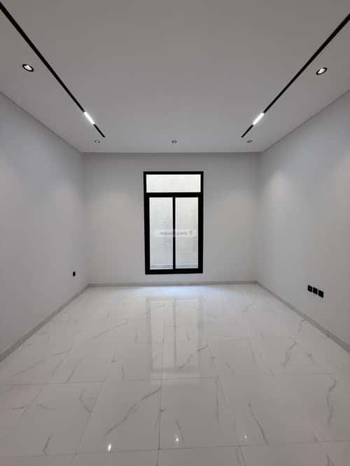 Floor with 5 Bedrooms Al-Janadriyah, East Riyadh, Riyadh