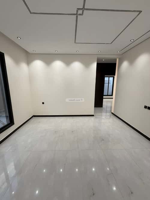 Floor with 5 Bedrooms Al- Nadwah, East Riyadh, Riyadh
