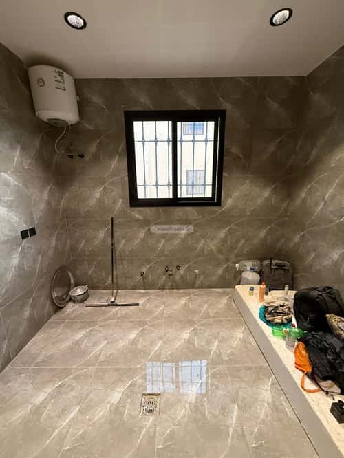 Floor 153 SQM with 5 bedrooms الندوة، شرق الرياض، الرياض