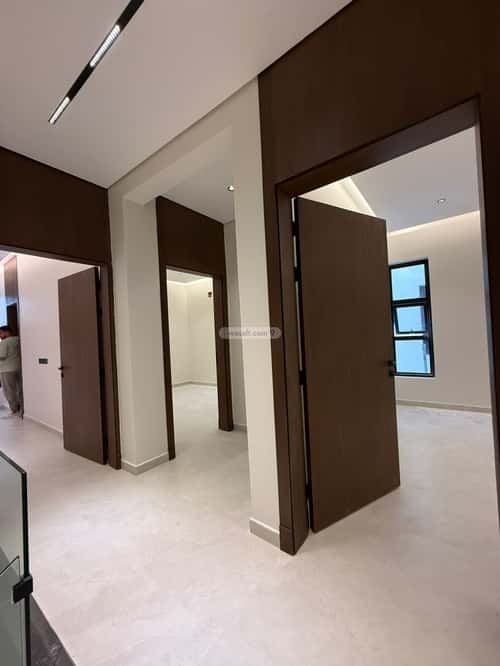 Floor 153 SQM with 5 Bedrooms Al- Nadwah, East Riyadh, Riyadh