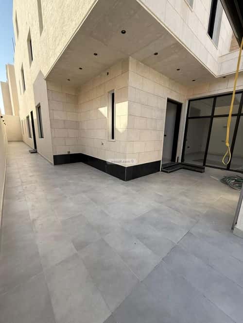 5 bedroom floor in Al Janadriyah